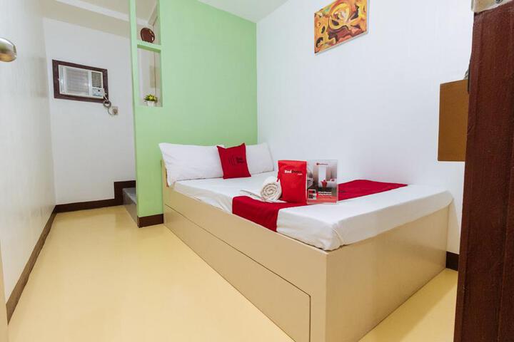 RedDoorz at Fuente Circle Cebu