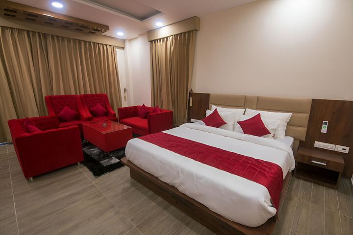 Room 12 of 34