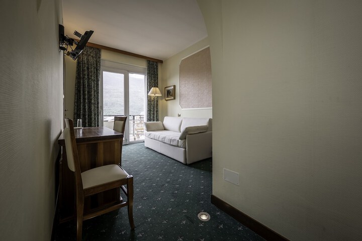 Room 41 of 100