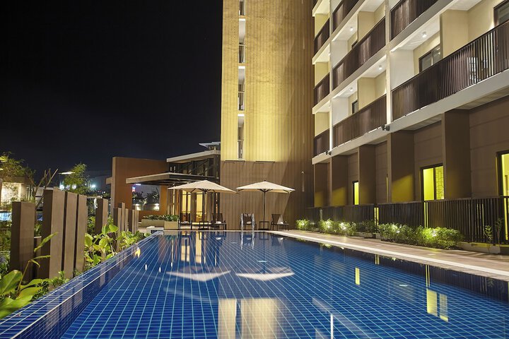 Pool 16 of 28
