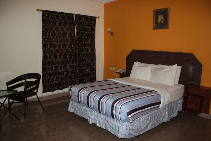 Room 5 of 24