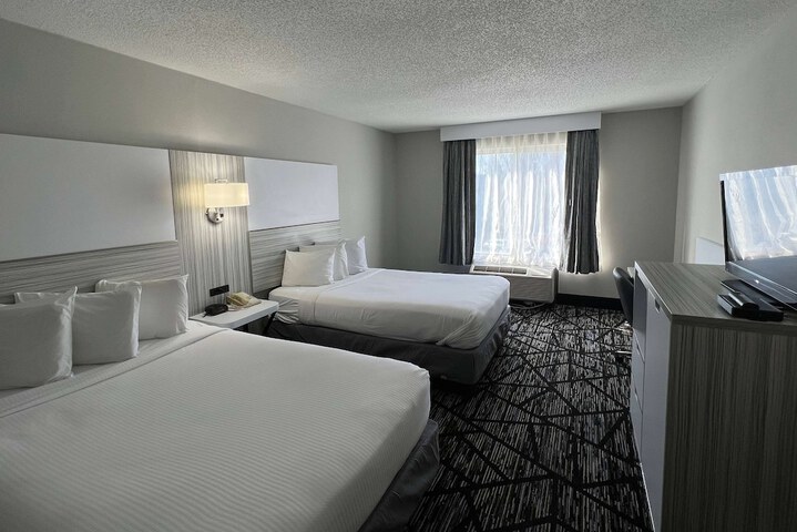 Double Accessible King Size Bed (9 of 10)