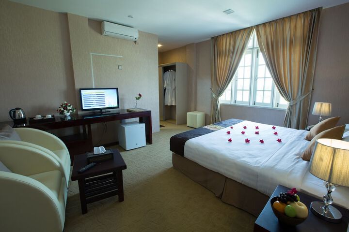 Room 10 of 38