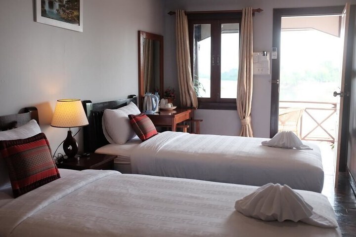 Room 3 of 38
