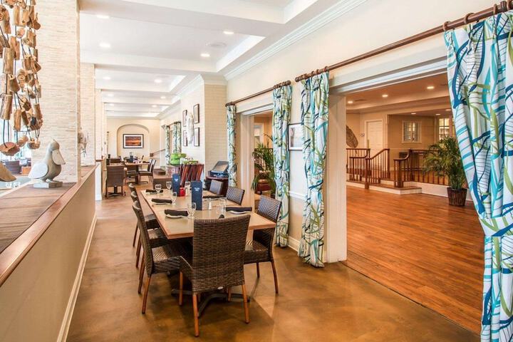 Breakfast area
