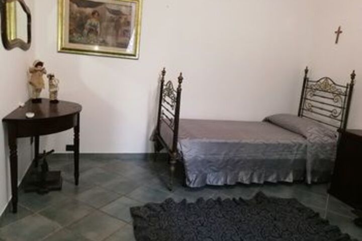Room 6 of 22