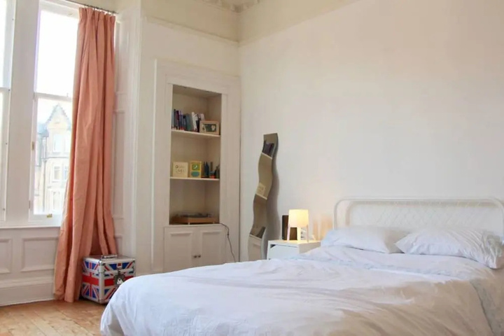 Room 2 of 9