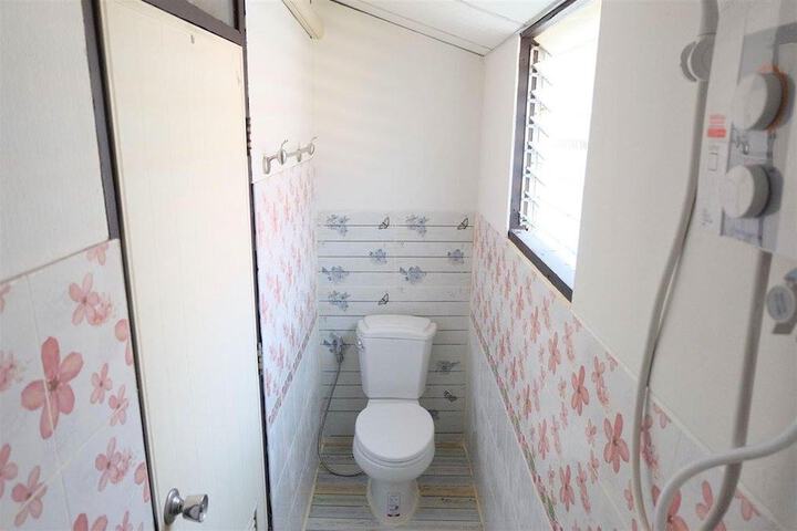 Room 18 of 32