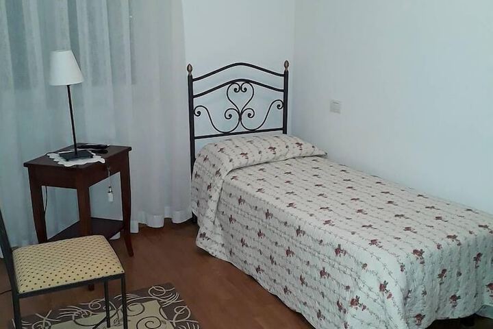 Room 10 of 21