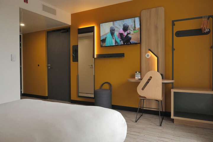 Room 8 of 51