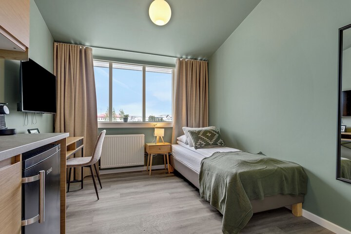 Room 25 of 87