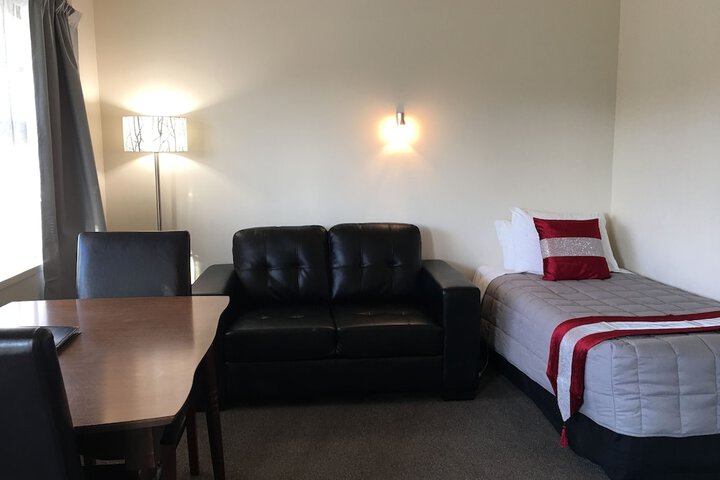 Room 10 of 37