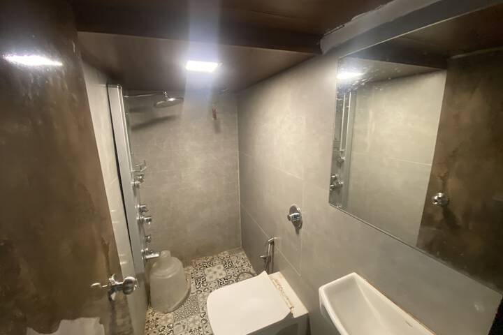 Room 11 of 15
