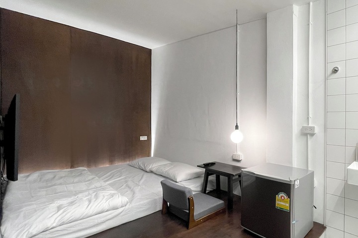 Room 3 of 41