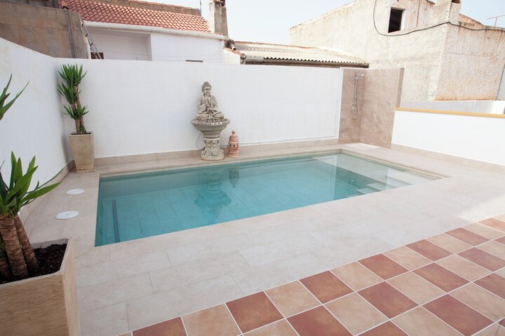 Pool 43 of 52