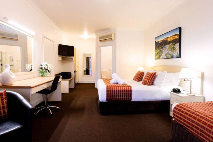 Room 10 of 48