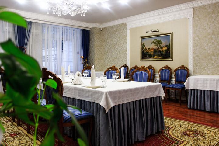 Dining 74 of 82