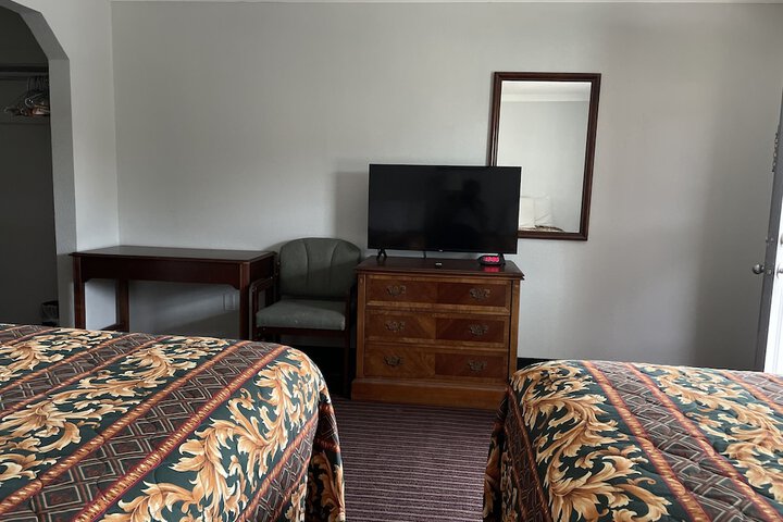 Room 9 of 42