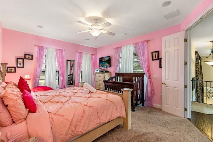 Room 10 of 38