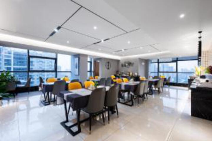 Yuexing Hotel (Louxing Square Chunyuan Pedestrian Street Branch)
