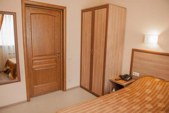Room 13 of 14