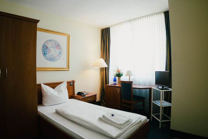 Room 3 of 24