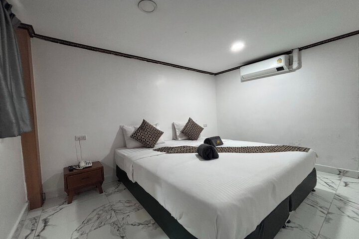 Room 27 of 44