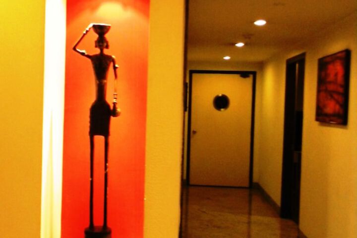 Entrance & Lobby