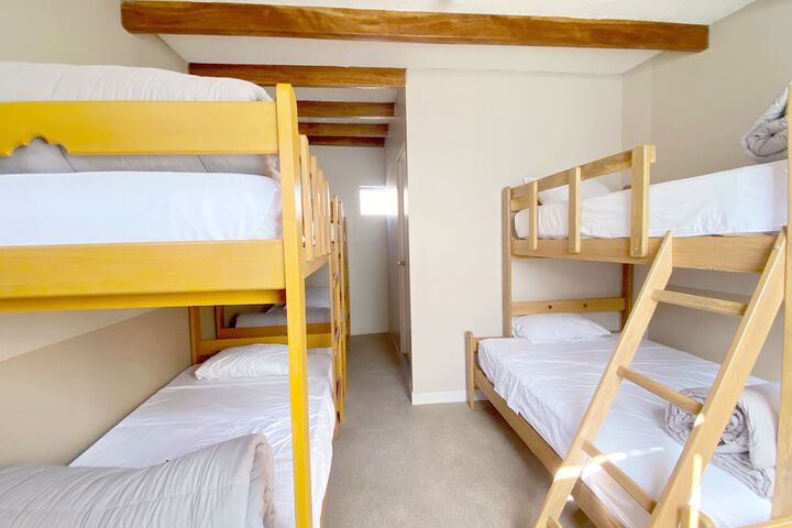 Room 36 of 214