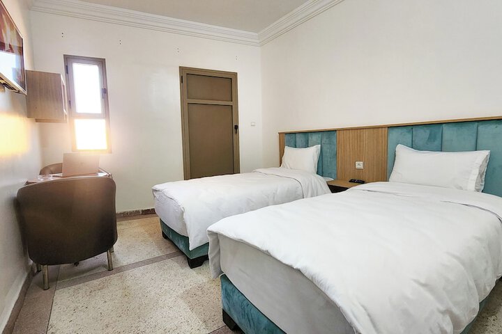Room 4 of 9