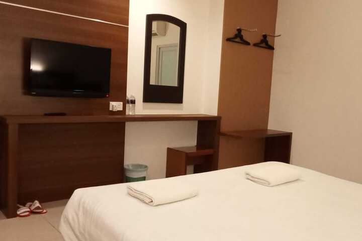 Room 7 of 26