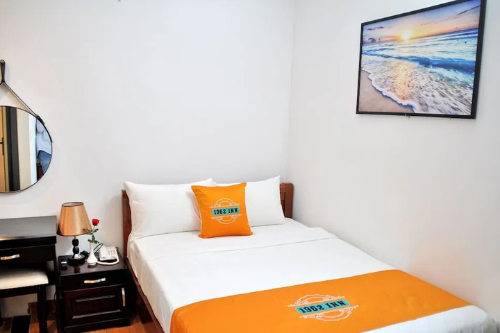 Room 3 of 20