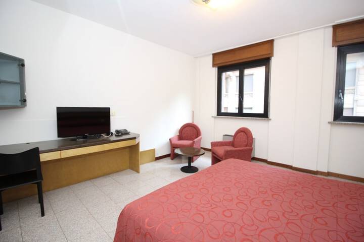 Room 8 of 17