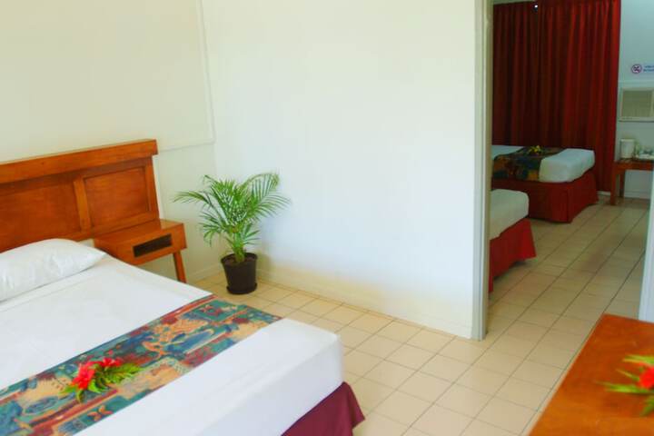 Room 9 of 98