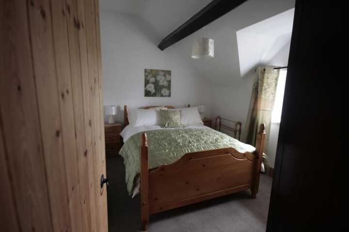 Room 4 of 121