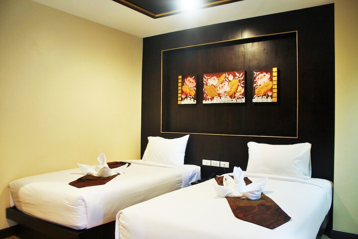 Room 10 of 36
