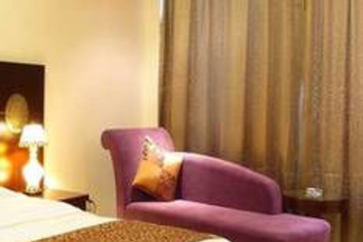 Room 18 of 38