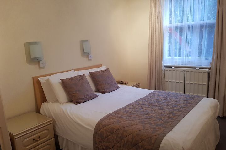 Room 15 of 40