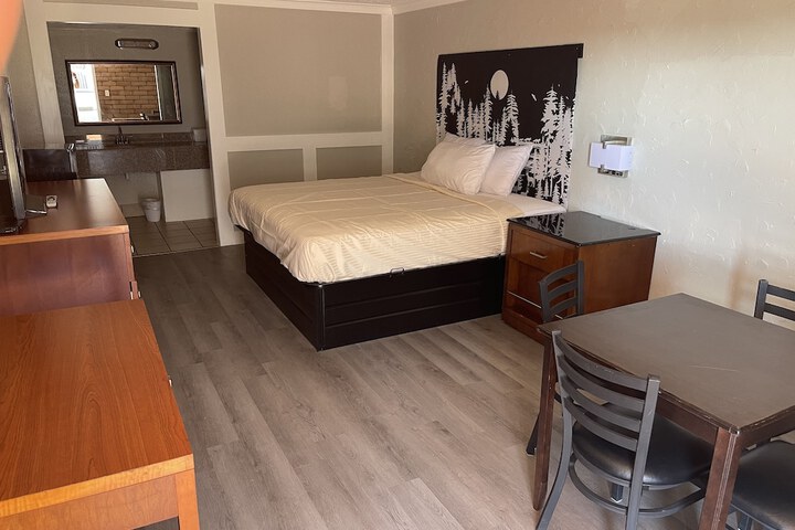 Room 9 of 21