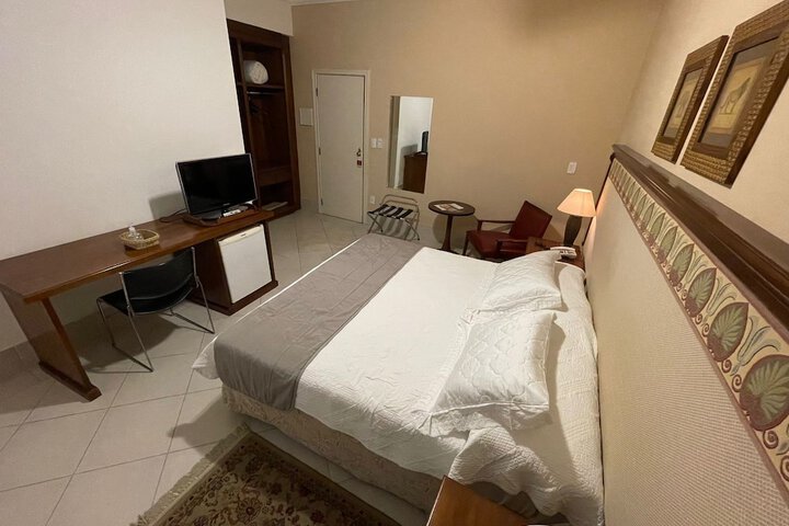 Room 13 of 85