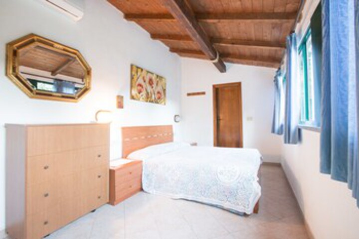 Room 16 of 22