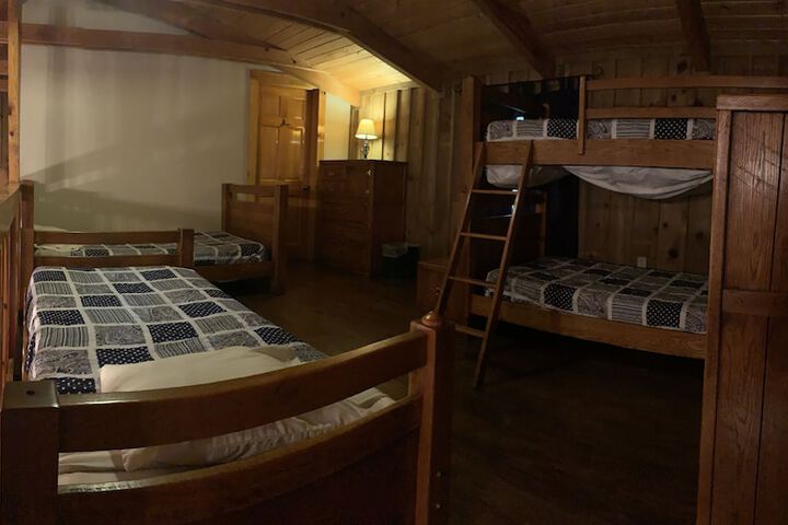 Room 15 of 261