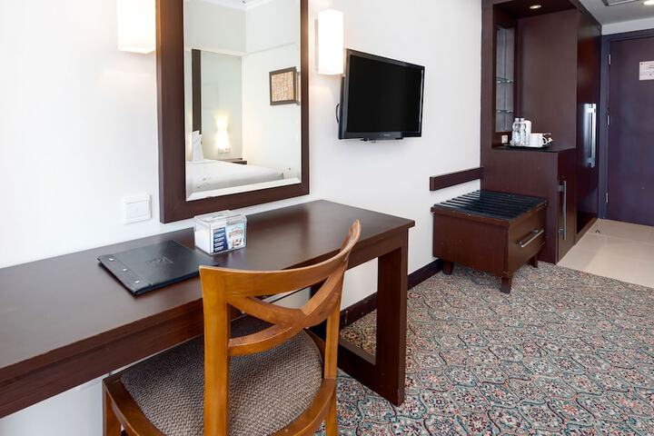 Room 28 of 153