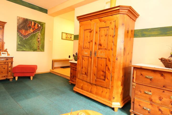 Ballroom/Hall 45 of 64