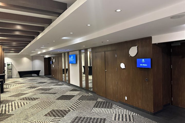 Ballroom/Hall 69 of 87