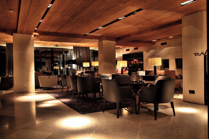 Lounge 119 of 137