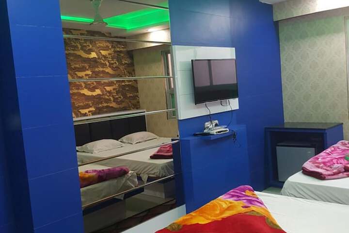Room 17 of 27