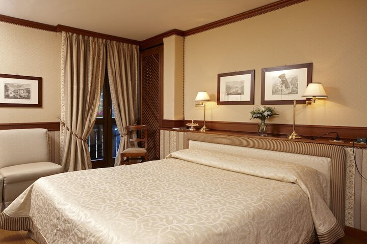 Room 3 of 62