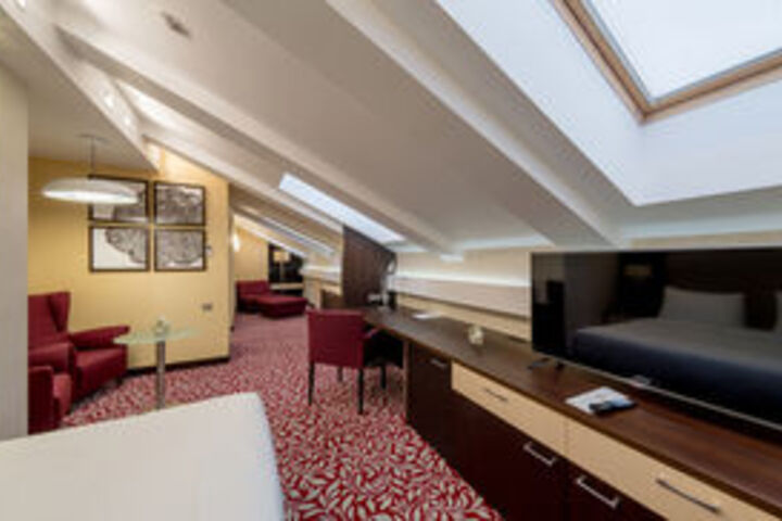 Room 7 of 57