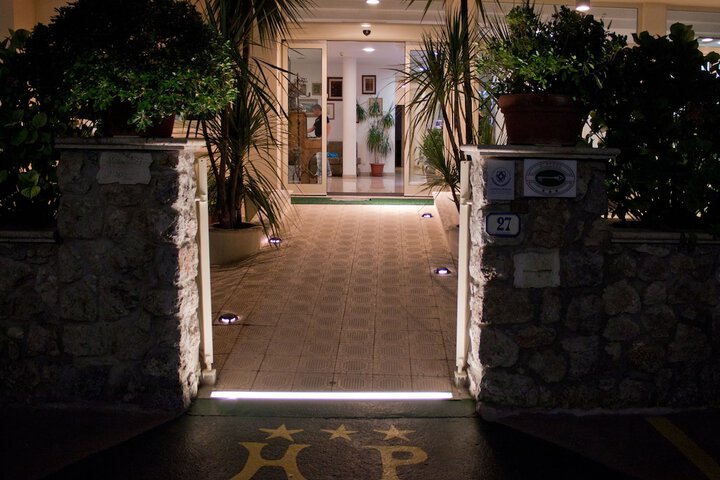 Hotel 43 of 49